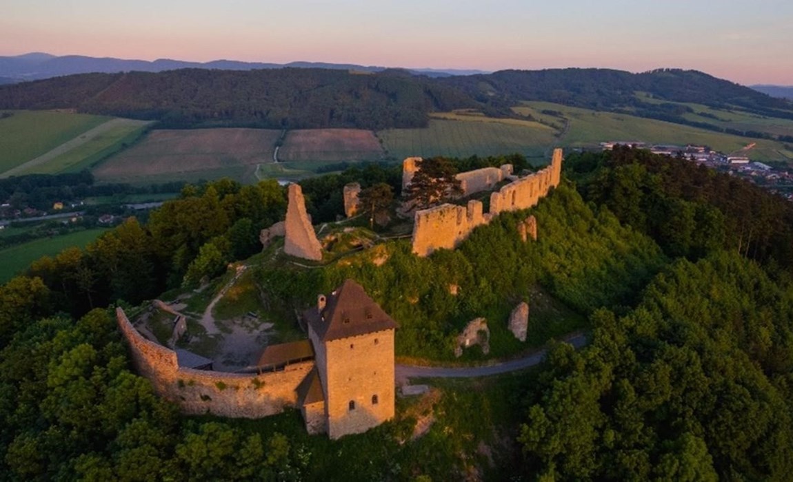 Ruins of Starý Jičín Castle - zoom image