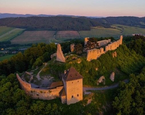 Zřícenina hradu Starý Jičín