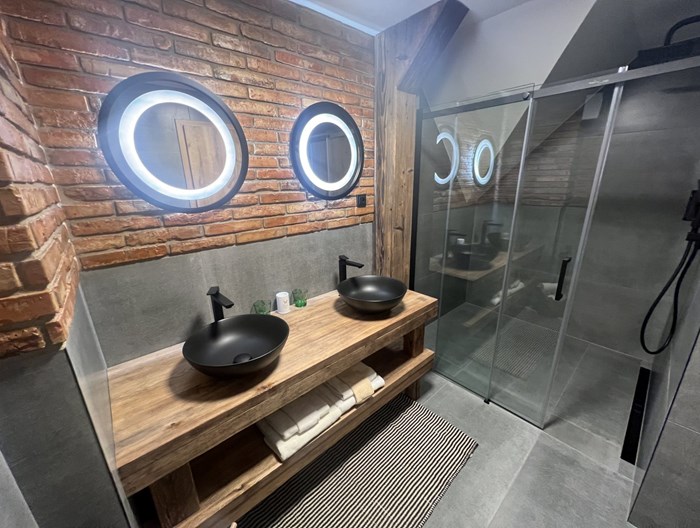 Bathroom 7
