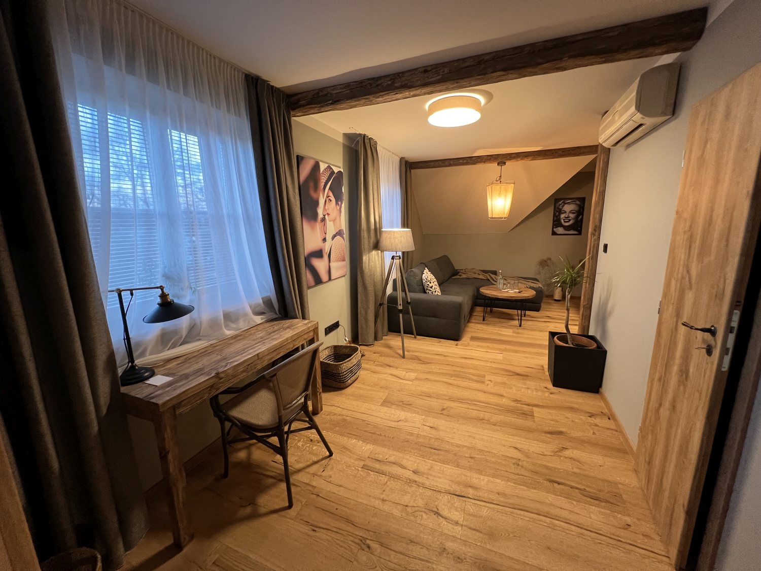 Apartmá 4 obývací pokoj